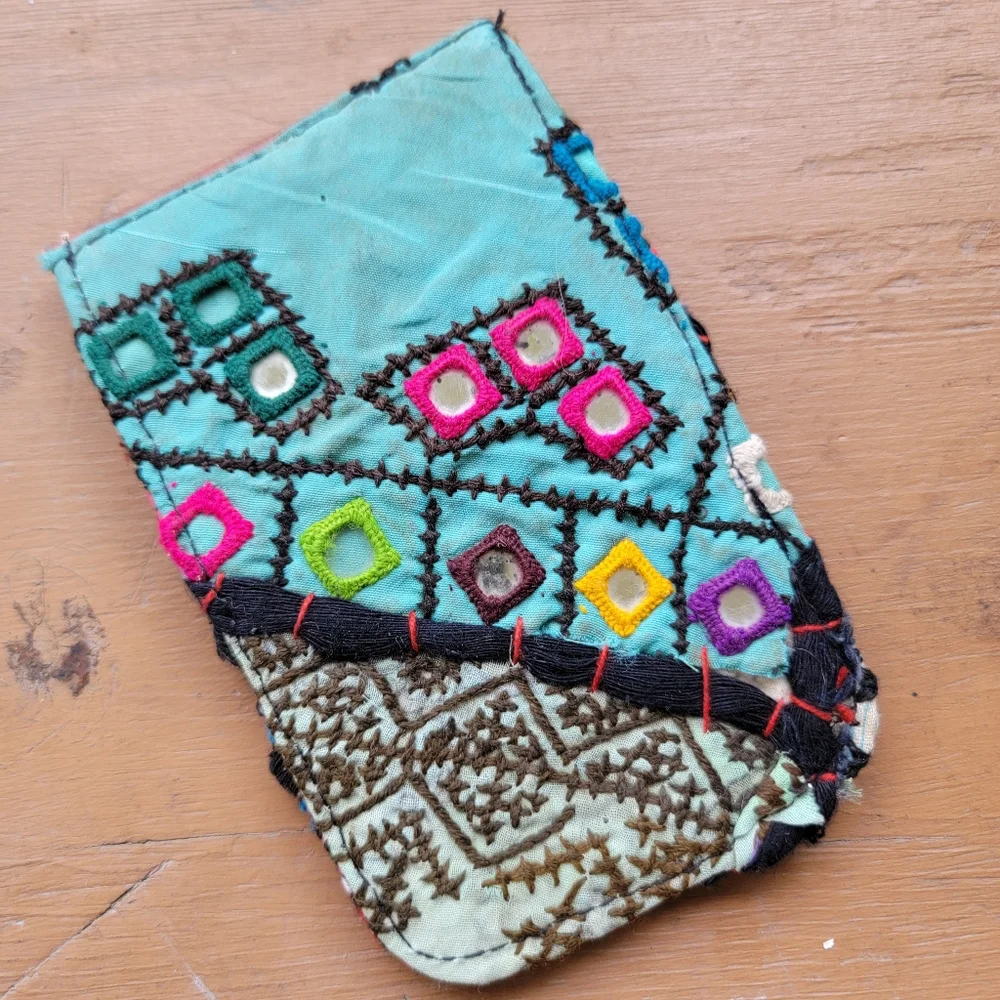 🪬🍄 Free People Boho Embroidered Repurposed vtg banjara hippie Wallet card case